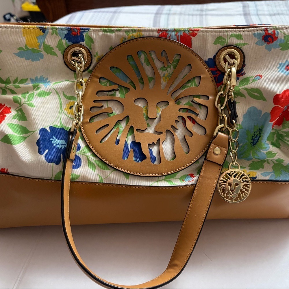 Anne Klein Floral Canvas Tote Bag Tan Trim Lion Logo Medallion Gold Hardware